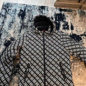 Men’s Tommy Hilfiger puffer jacket.